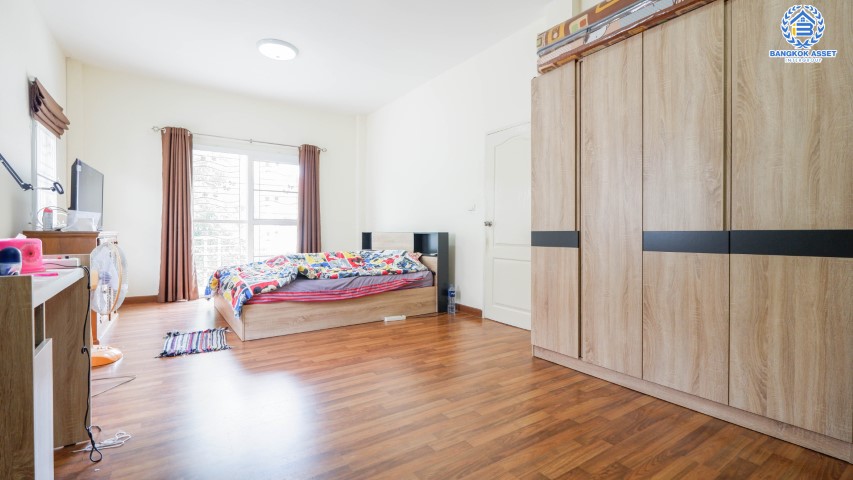 *****บ้านเดี่ยวมือสองสไตล์โมเดิร์น ม.ลลิลอินเดอะพาร์ค บางใหญ่-กาญจนาภิเษก ต่อเติมเต็มทั้งหลัง พร้อมอยู่ตอบโจทย์ทุกฟังก์ชัน เนื้อที่ 64.3 ตร.ว. ฟังก์ชัน 3 ห้องนอน 3 ห้องน้ำ 2 ที่จอดรถ บนทำเลดี เดินทางสะดวก ใกล้เซ็นทรัลเวสต์เกต และใกล้ทางด่วน "กาญจนาภิเษก" เพียง 5 นาทีถึงรถไฟฟ้าสายสีม่วง "สถานีตลาดบางใหญ่"